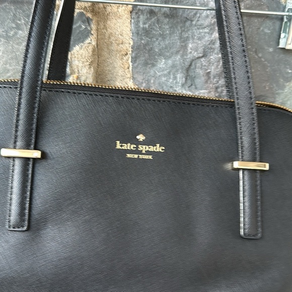 Kate Spade New York Cedar Street Maise Shoulder Bag in Black Saffiano Leather - Picture 6 of 11